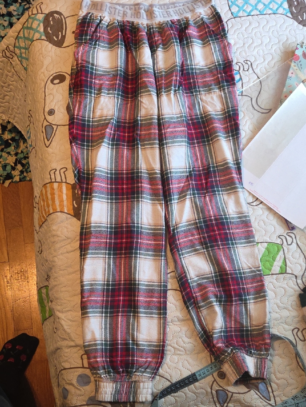 Hollister Red, Green & White Plaid Lounge Pants